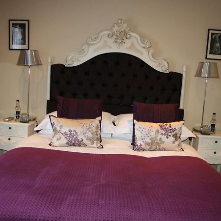 The New White Lion Hotel Llandovery Buitenkant foto