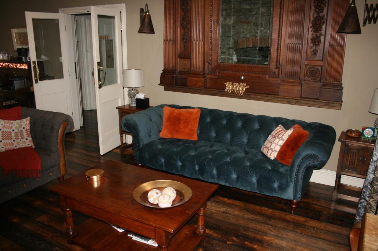 The New White Lion Hotel Llandovery Buitenkant foto