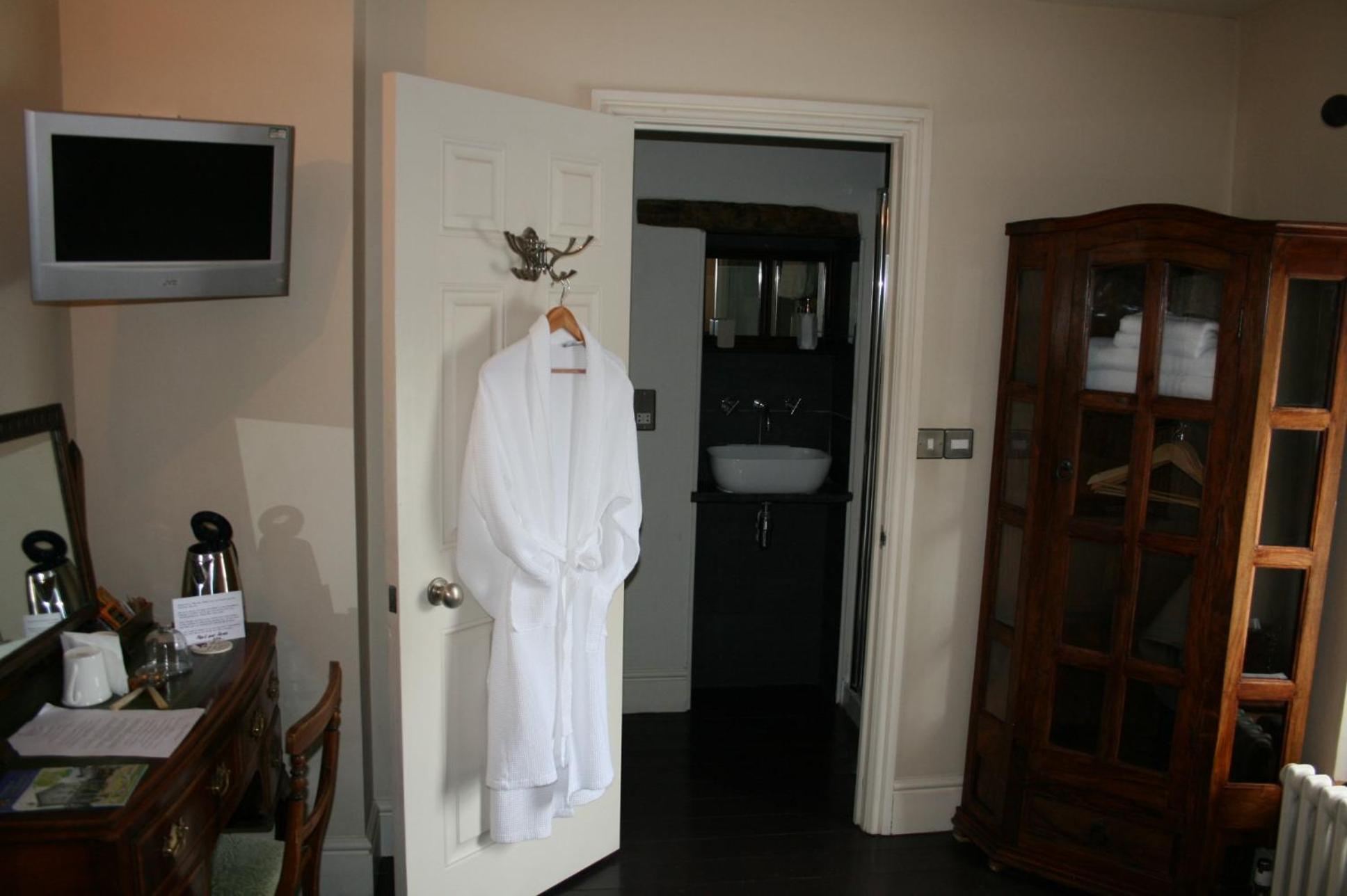 The New White Lion Hotel Llandovery Buitenkant foto