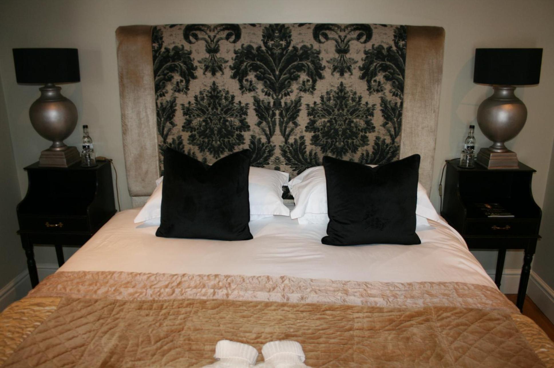 The New White Lion Hotel Llandovery Buitenkant foto