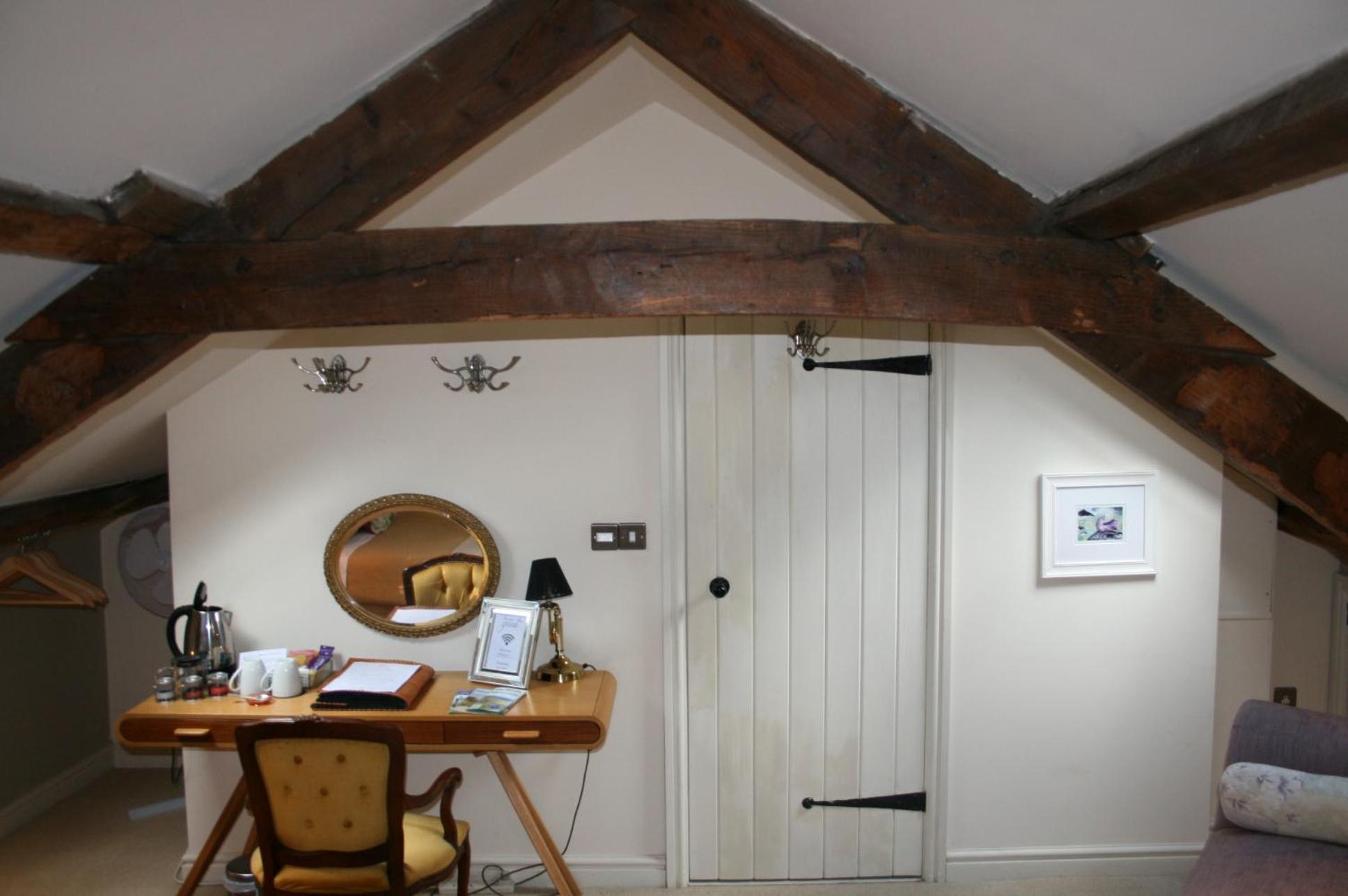 The New White Lion Hotel Llandovery Buitenkant foto