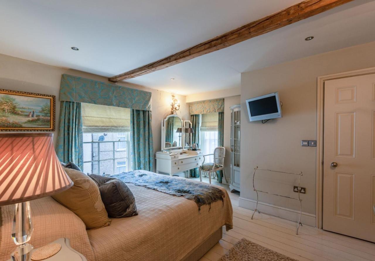 The New White Lion Hotel Llandovery Buitenkant foto